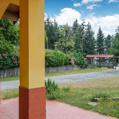 Сasa de vacaciones Quaint Holiday In With Garden Parenti